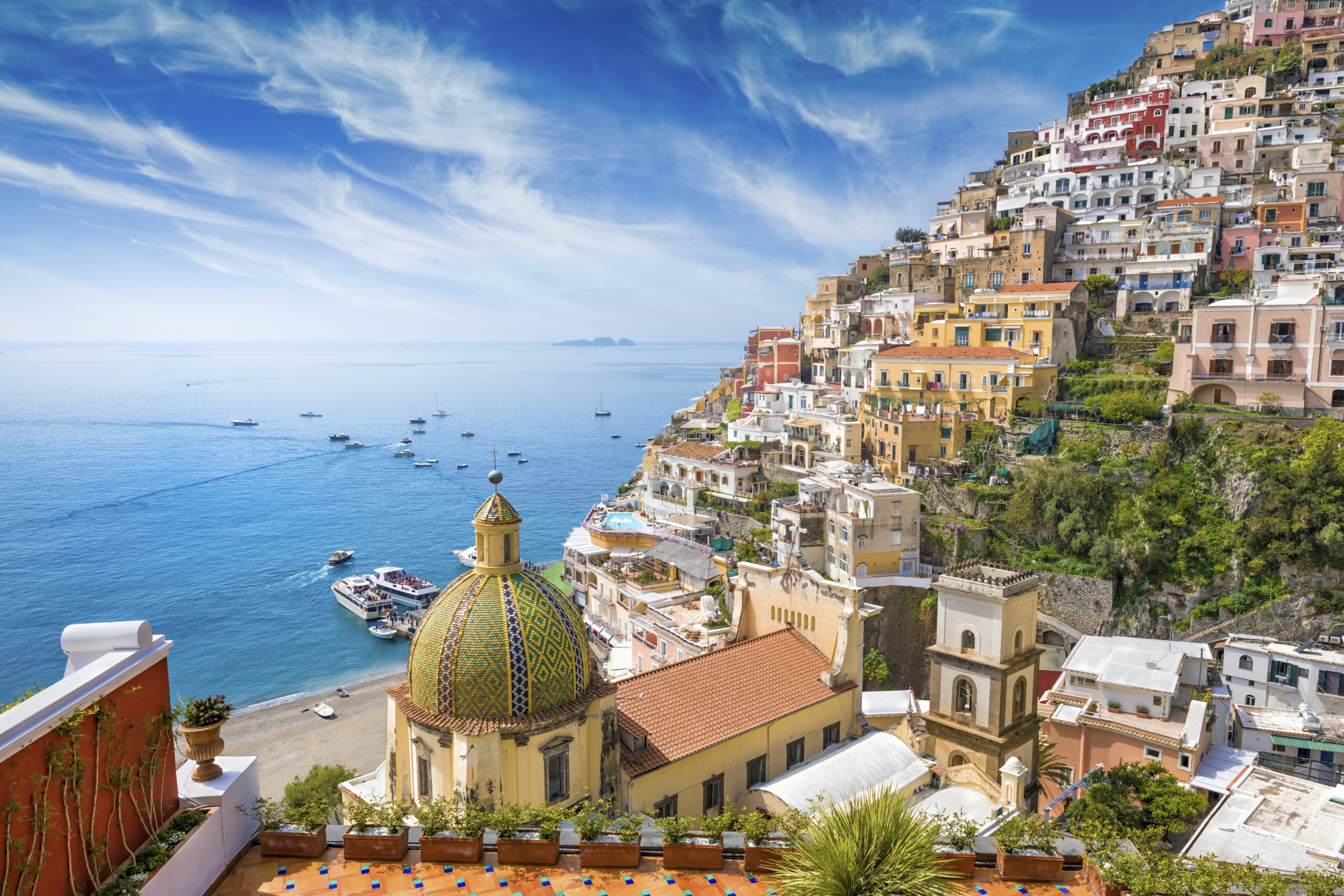 Excursion sur la Côté Amalfitaine depuis Rome. Vue sur le village de Positano.