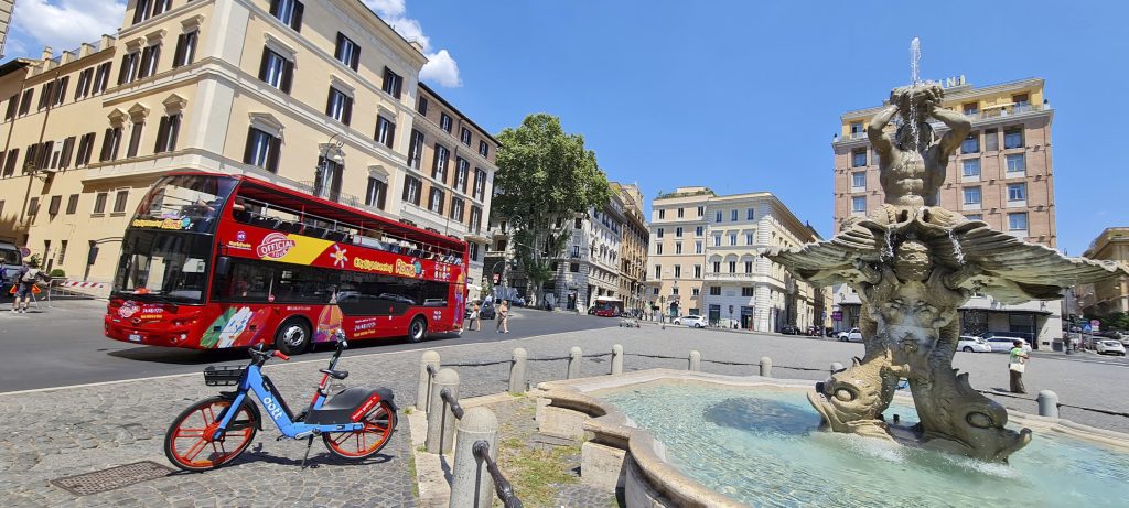 Bus Hop On Hop Off à Rome, parfait pour une exploration touristique de la ville
