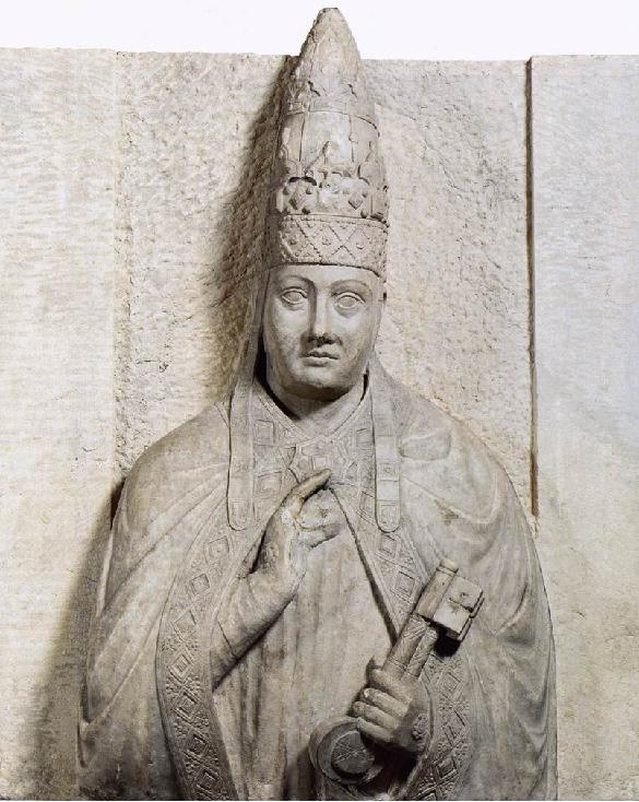 Effigie du tombeau de Boniface VIII portant une double tiare par Arnolfa di Cambio, au Museo dell'Opera del Duomo à Florence.